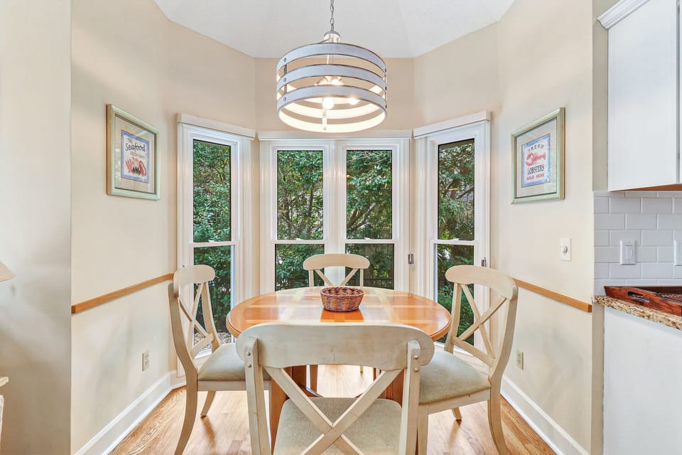 35 Battery Road | Kitchen Dining Table - 35 Battery Road | Kitchen Dining Table