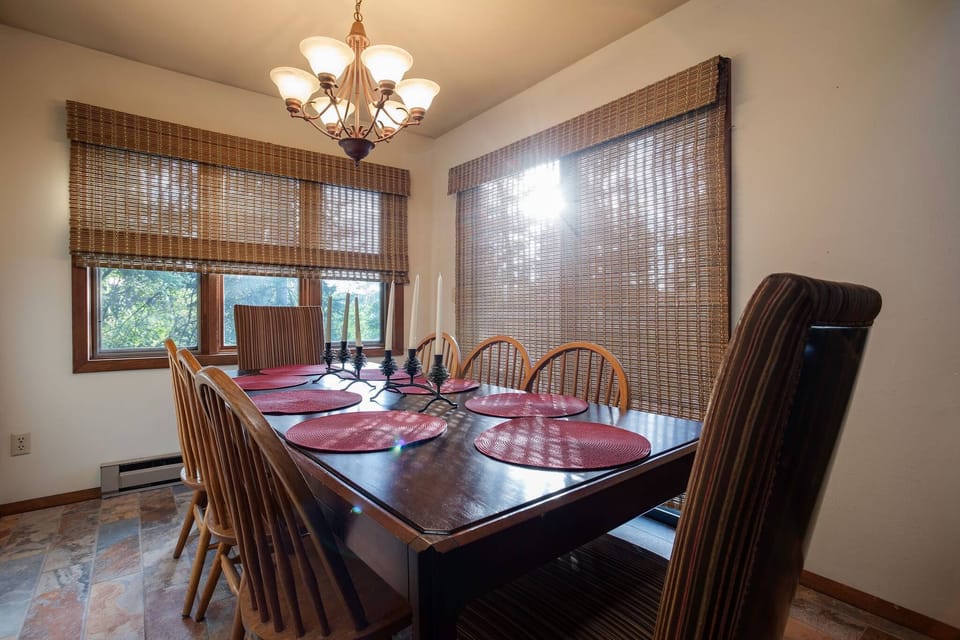 South - Dining