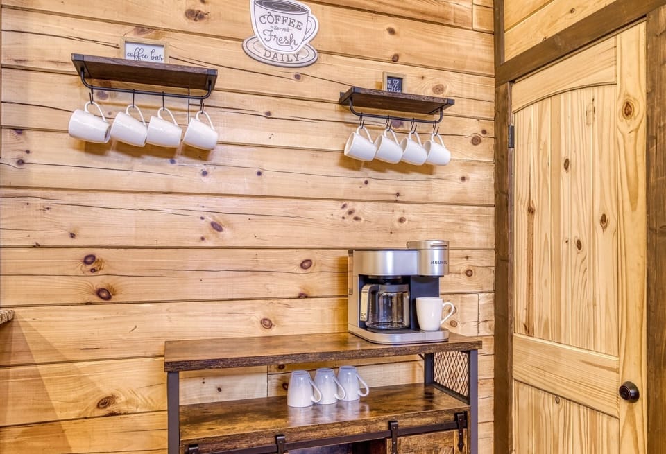 Cabin, 2 Bedrooms | Bathroom | Towels