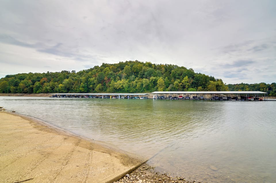 Burnside Vacation Rental, Walk to Lake Cumberland! Cottage in Burnside