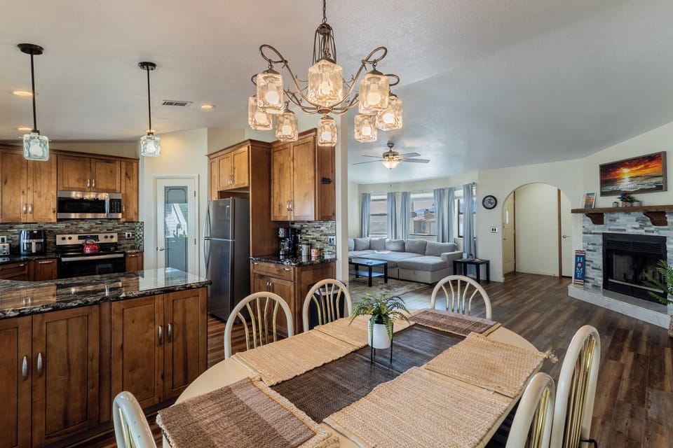 Dining area facing kitchen