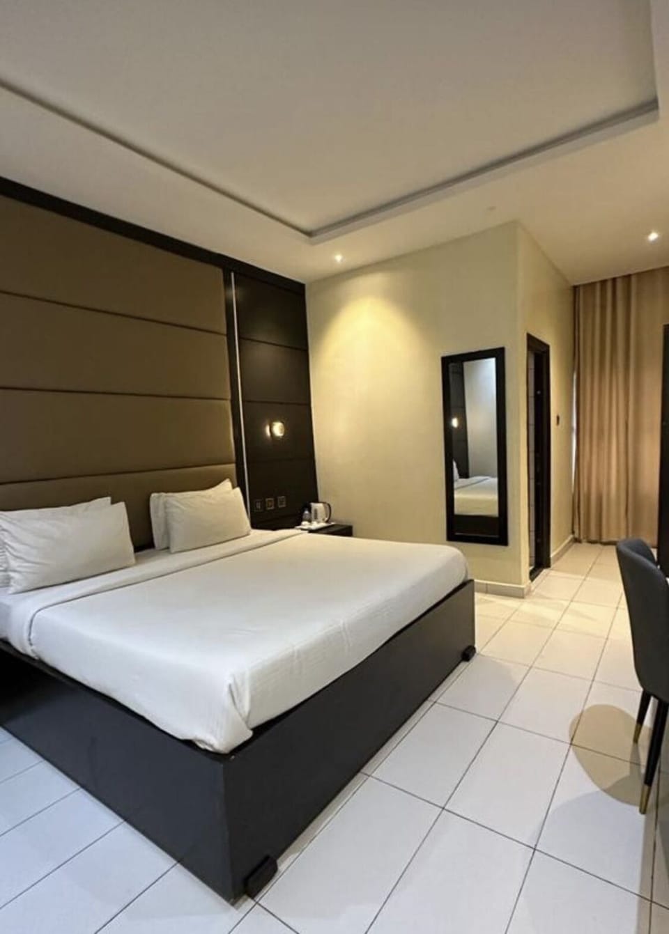 Luxury Room, 1 Queen Bed | Egyptian cotton sheets, premium bedding, down comforters