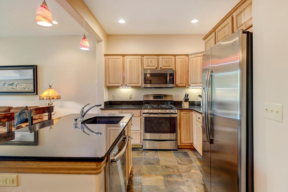 Fully Equipped Chef's Kitchen