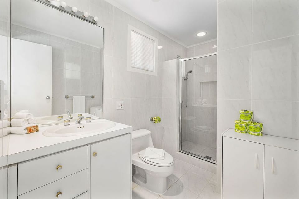 Sleek modern bathroom