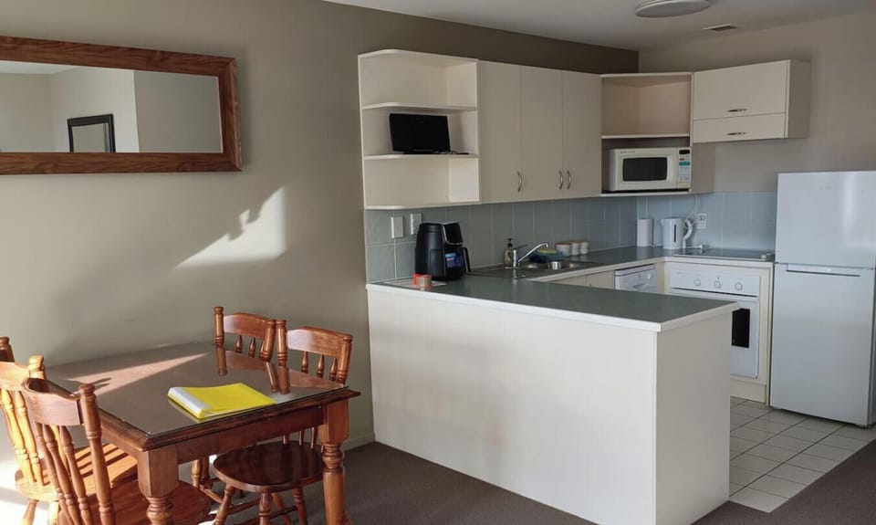 Open Plan living, Includes an Air Fryer