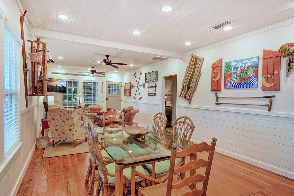 Open Dining and Living Room Layout - The dining area sits beside the main living room, keeping meals, games, and TV time connected without crowding the space.