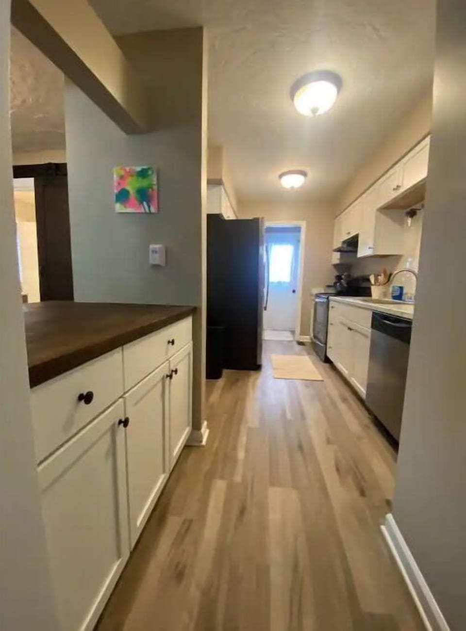 Fully Stocked kitchen