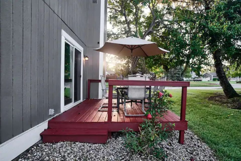 Deck with patio table and 6 chairs