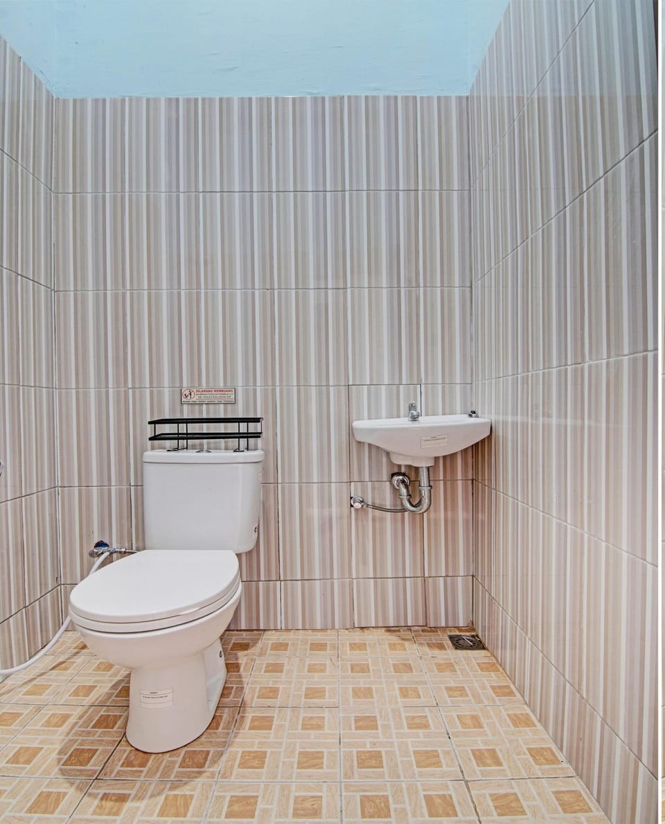 Deluxe Double Room | Bathroom | Shower, soap