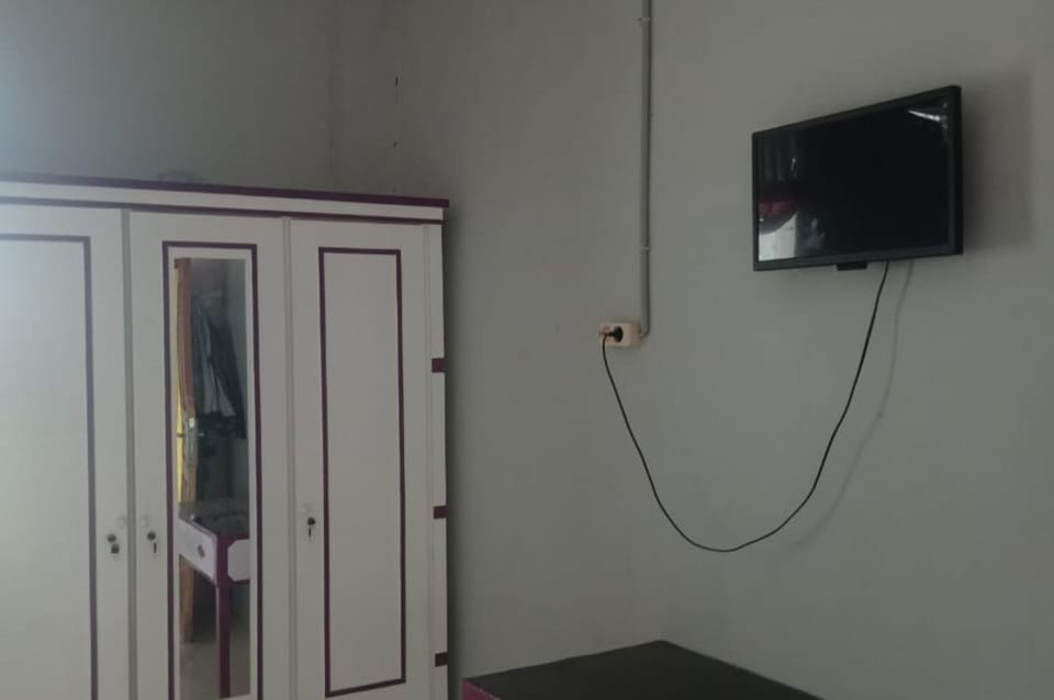 Standard Double Room | Desk, free WiFi, bed sheets