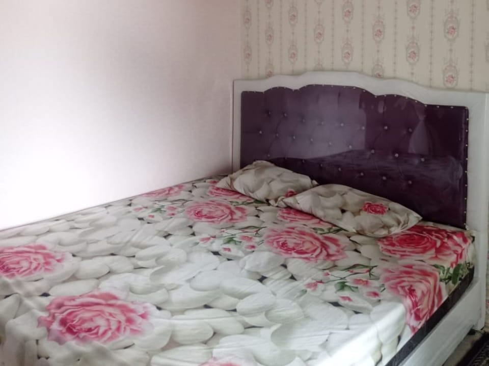 Standard Double Room | Desk, free WiFi, bed sheets