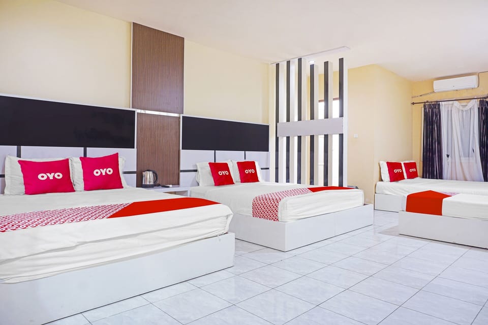 Family Suite | Desk, WiFi (free), bed sheets