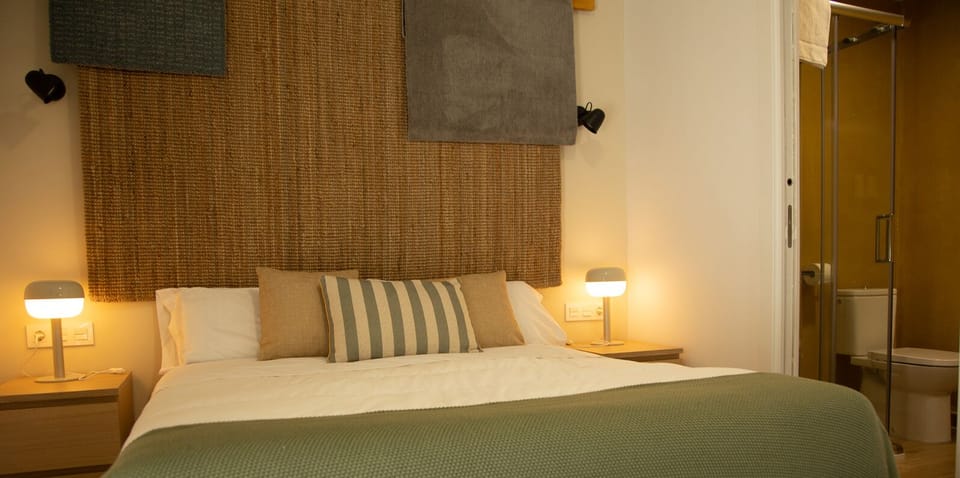 Deluxe Double Room, 1 Bedroom | Premium bedding, down comforters, minibar, in-room safe