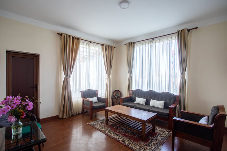 Suite | Desk, bed sheets
