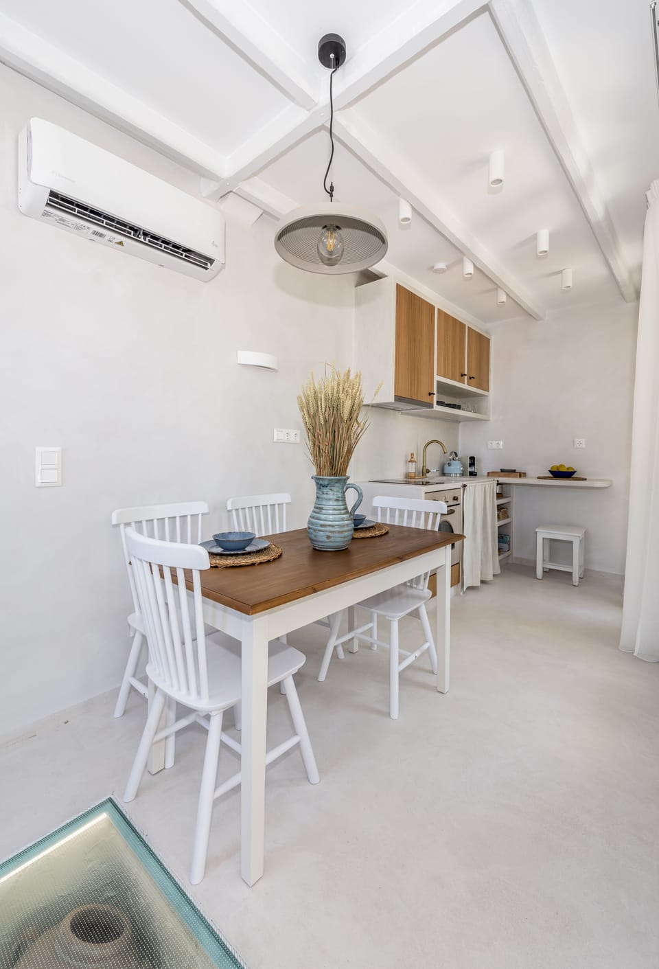 Beachfront Boutique Houses (Blue) | Private kitchen | Oven, stovetop, electric kettle, toaster