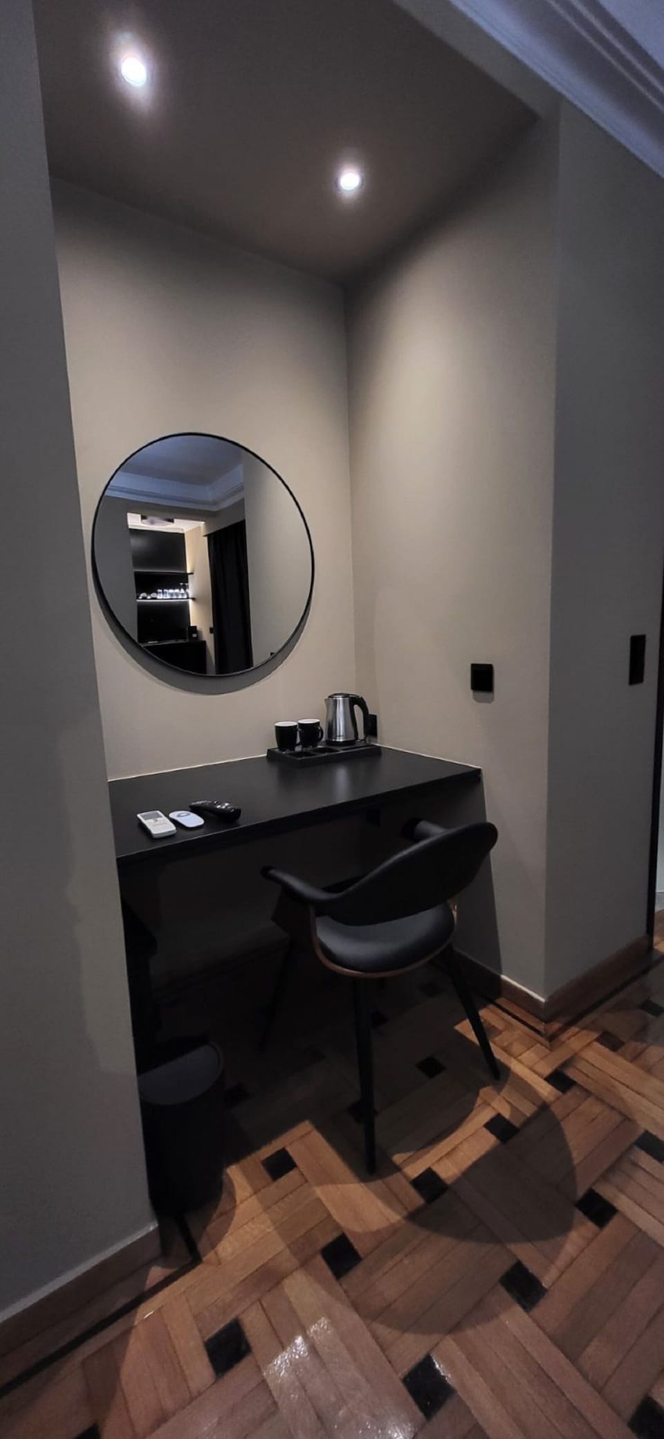 Luxury Apartment | 1 bedroom, laptop workspace, blackout drapes, iron/ironing board