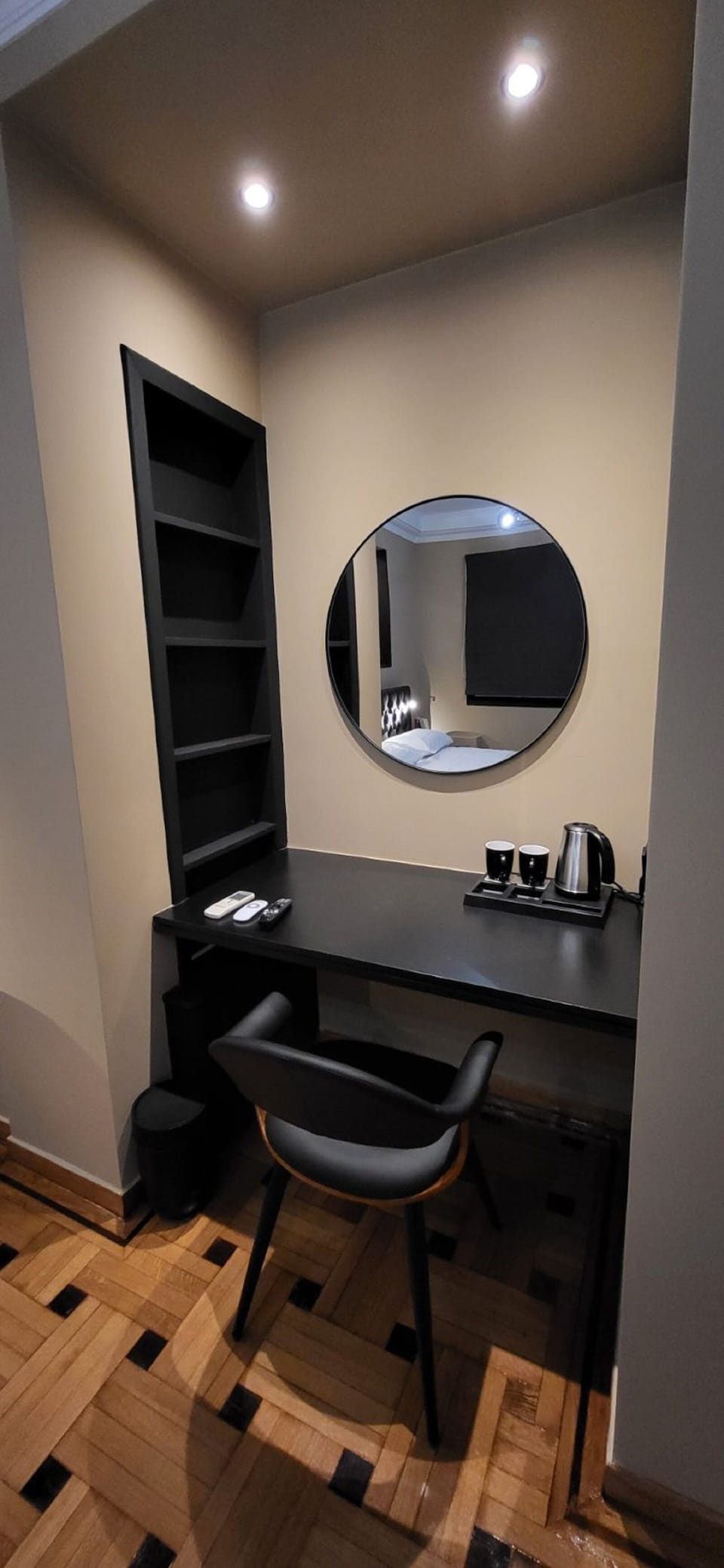 Luxury Apartment | 1 bedroom, laptop workspace, blackout drapes, iron/ironing board