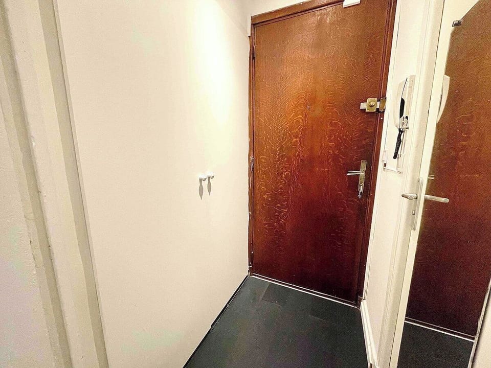 Laundry area image 1