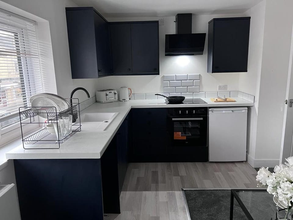 Apartment | Private kitchen | Fridge, microwave, oven, stovetop