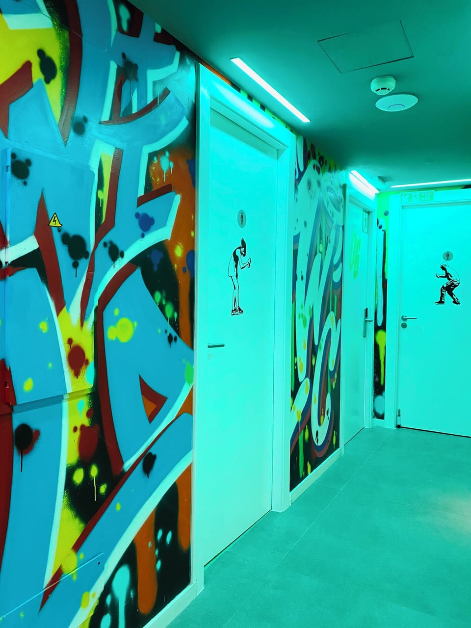 One bed in a Mix Shared Dormitory for maximum 14 people | Soundproofing, WiFi (free)