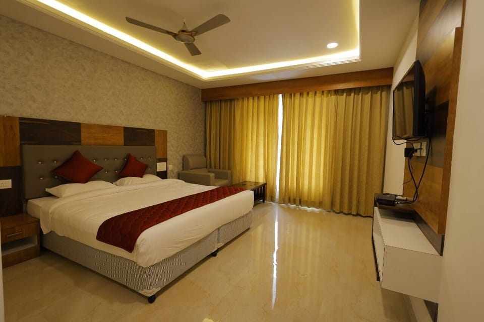 Luxury Room | 1 bedroom, premium bedding, memory foam beds, desk