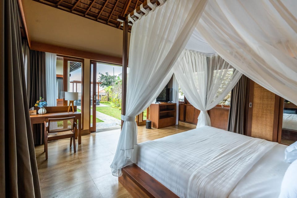 One Bedroom Villa with Private Jacuzzi | Desk, soundproofing, free WiFi, bed sheets