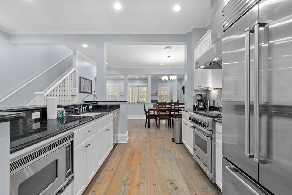 House, Multiple Beds, Kitchen, Garden View | Private kitchen | Fridge, microwave, oven, stovetop