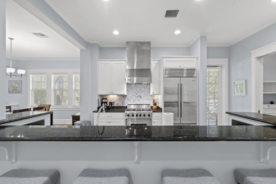 House, Multiple Beds, Kitchen, Garden View | Private kitchen | Fridge, microwave, oven, stovetop
