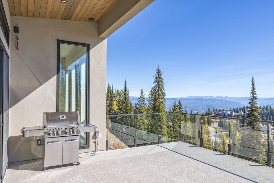 Large Deck off the Main Living Area with a Natural Gas BBQ 