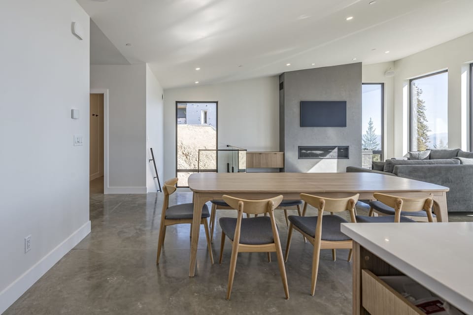 Open Concept for Easy Entertaining 