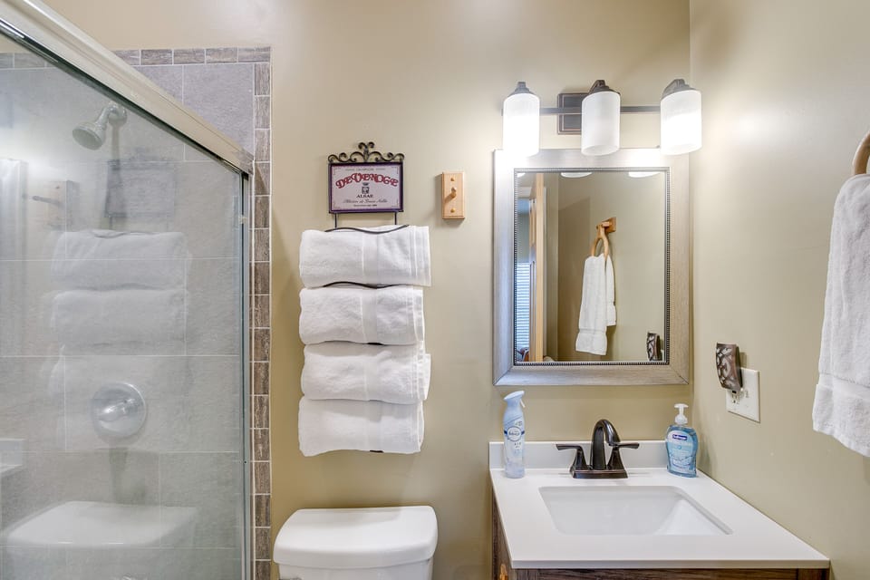 En-Suite Bathroom | Complimentary Toiletries