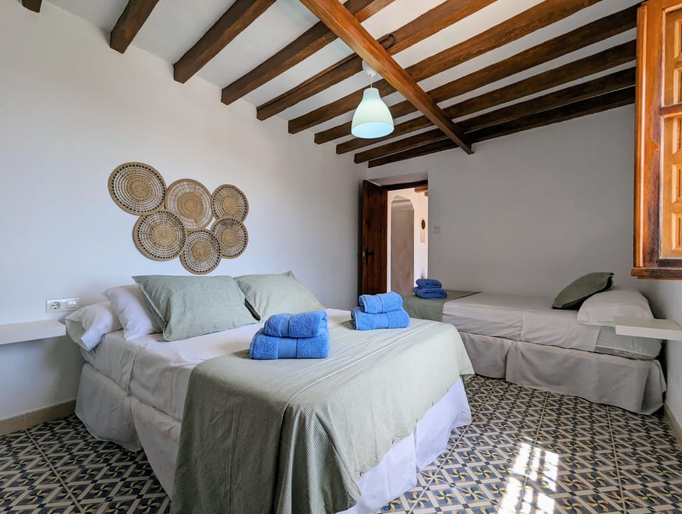 Family House | 5 bedrooms, iron/ironing board