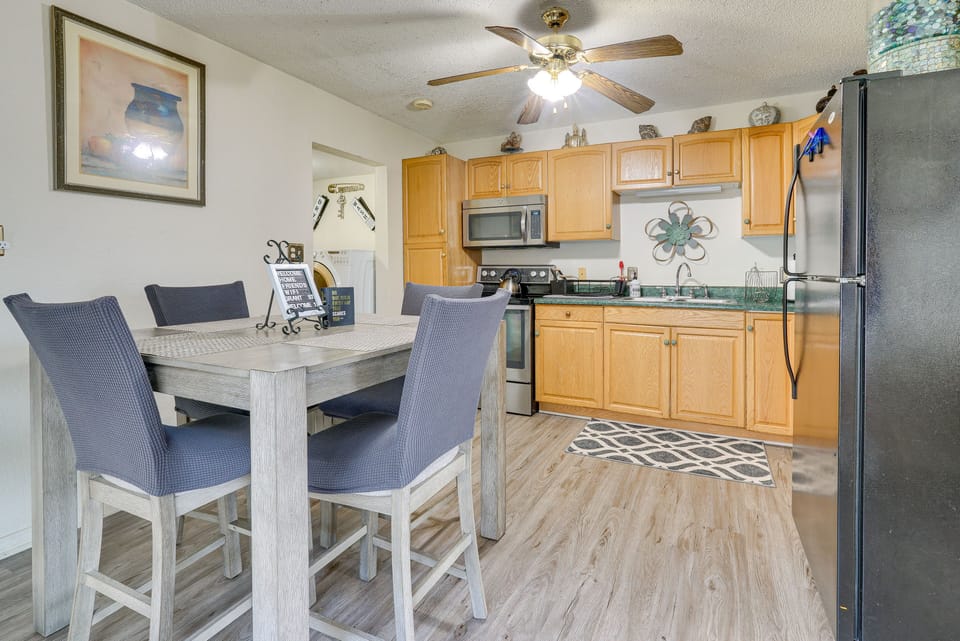 Dining Area | Dining Table | Dishware/Flatware