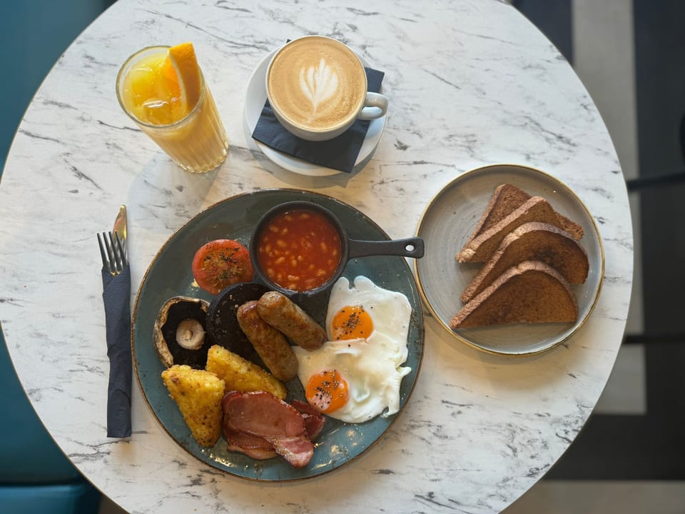 Daily full breakfast (GBP 12 per person)