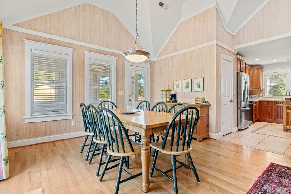 Dining Area - Top Level