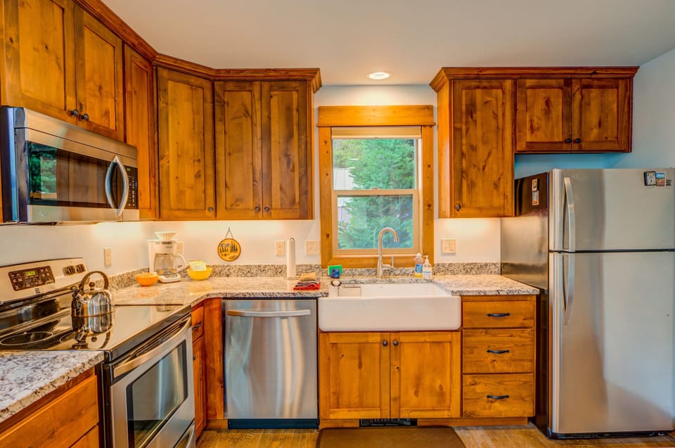 House | Private kitchen | Full-size fridge, microwave, oven, stovetop