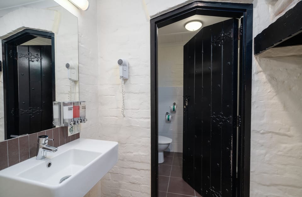 Standard Room, Queen and Single Bed | In-room safe, individually decorated, individually furnished, desk