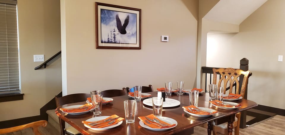 Dining table expanded can seat 10