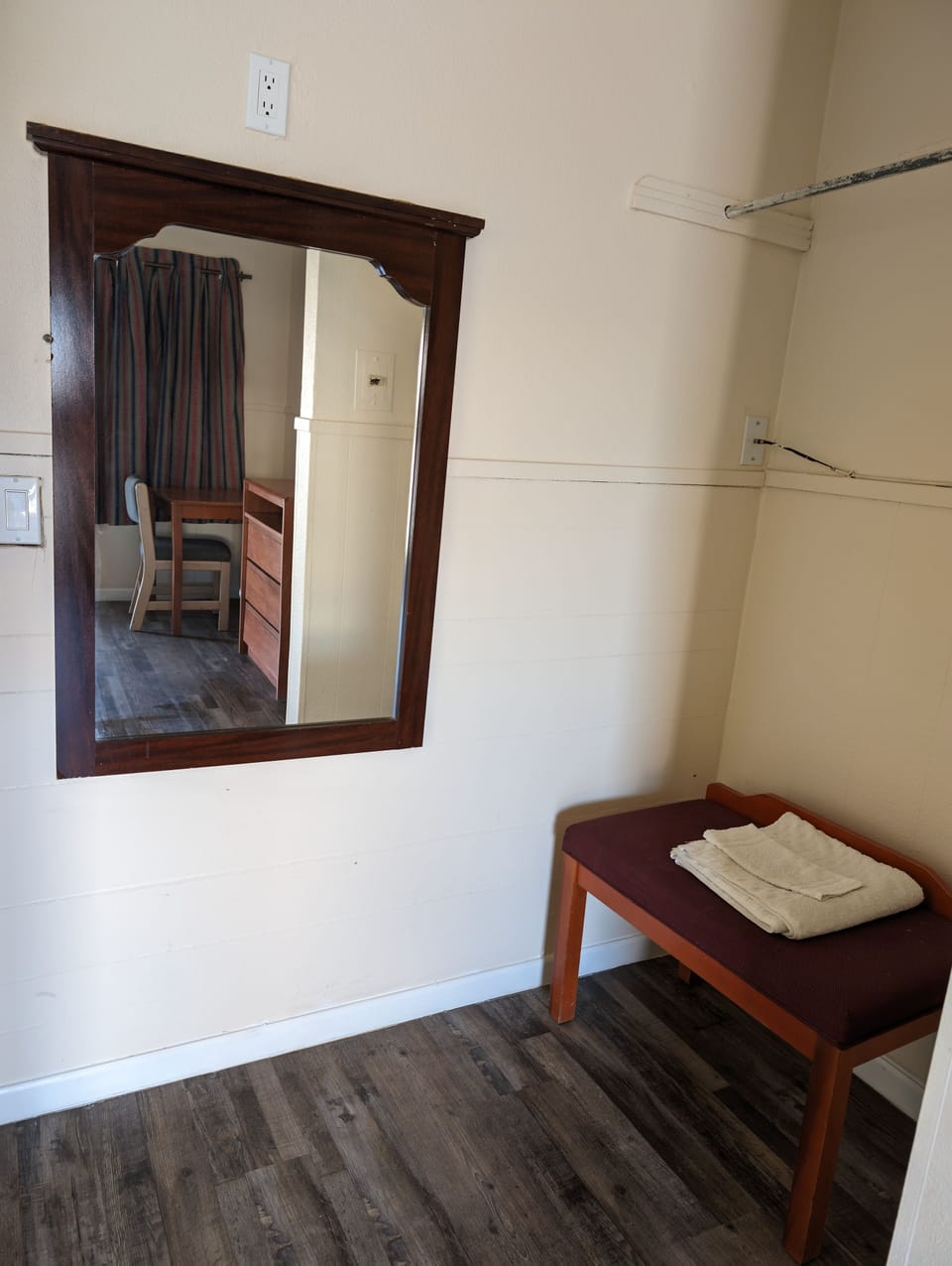 Queen Room | Wardrobe