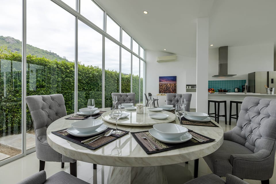 Deluxe Villa | Living area