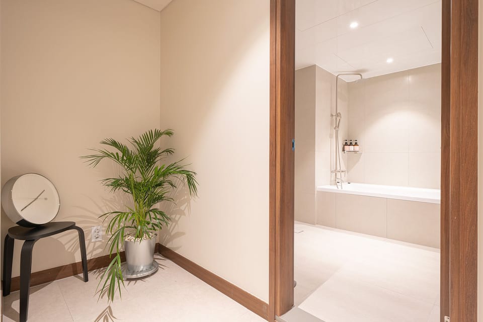 Blue Station | Premium bedding, blackout drapes, soundproofing, free WiFi