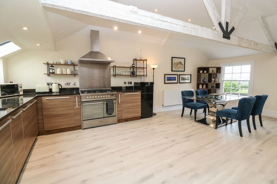 Fridge, dishwasher, electric kettle, toaster