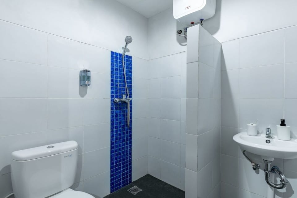 Shower, towels