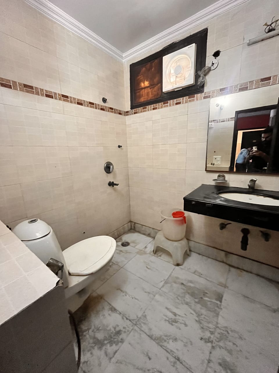 Superior Double Room | Bathroom | Free toiletries, towels, soap