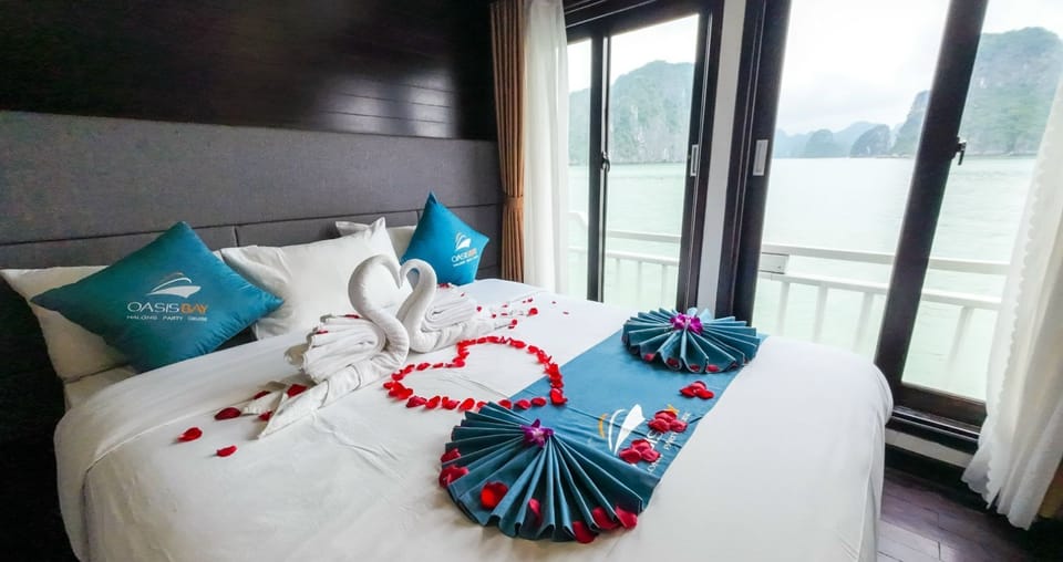 Honeymoon Room | Hypo-allergenic bedding, pillowtop beds, in-room safe