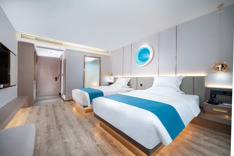 Business Double or Twin Room, 2 Double Beds | Blackout drapes, iron/ironing board (on request), WiFi (free)