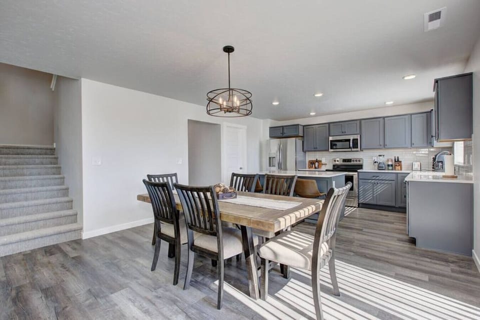 Crisp Dining area
