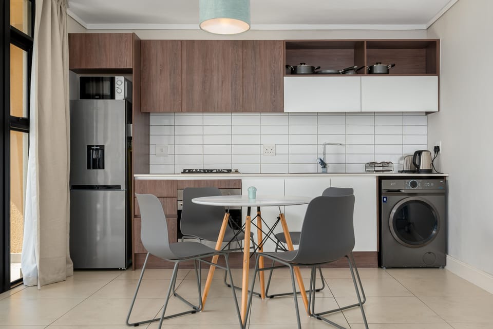 Classic Apartment | In-room dining