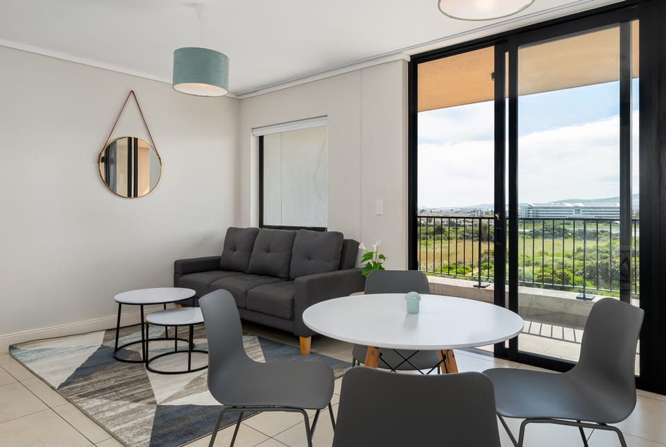 Classic Apartment | In-room dining