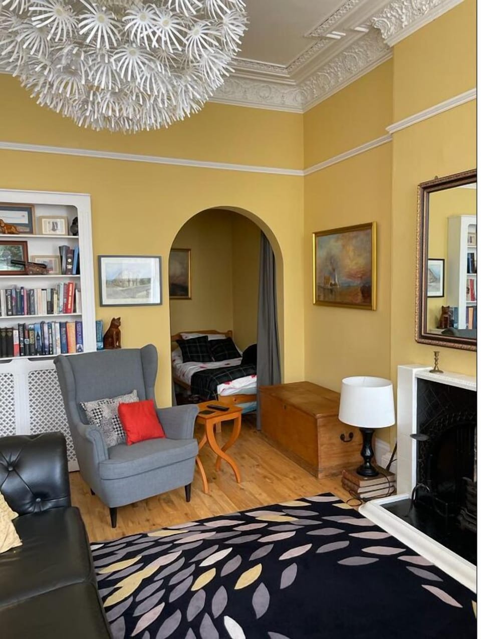 Living room 2 with alcove